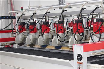 РАСПИЛОВОЧНЫЙ СТАНОК ТОЧНОЙ РЕЗКИ С 6 ГОЛОВКАМИ