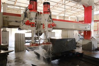 СТАНОК РОБОТ ДЛЯ ГОРИЗОНТАЛЬНОЙ РЕЗКИ НА 2 КОЛОННАХ